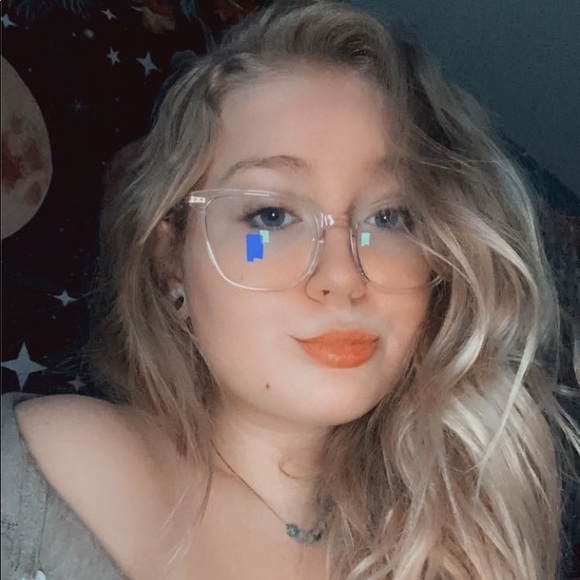 Meet your Posher, Kaylee - Picture 1 of 1